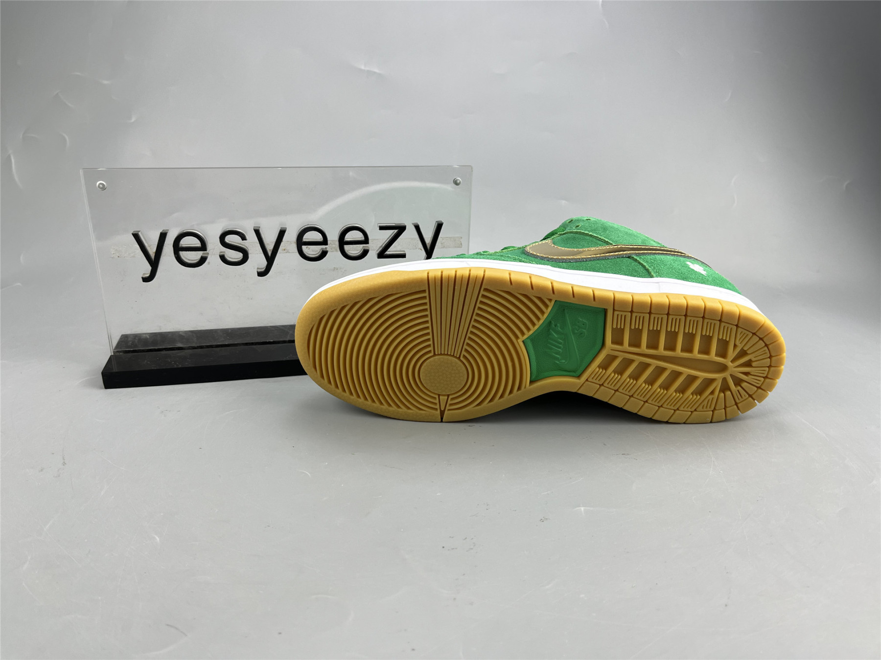 ua nike dunk low sb 