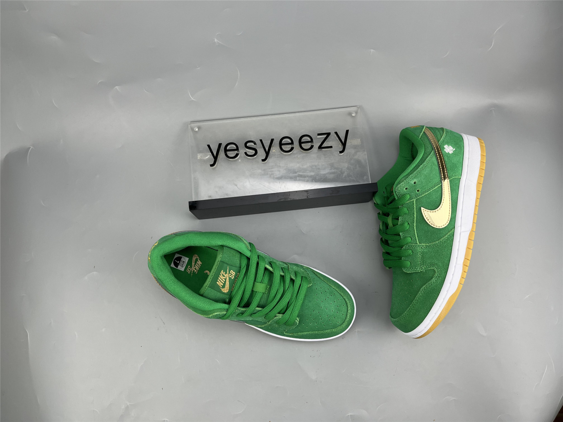 ua nike dunk low sb 