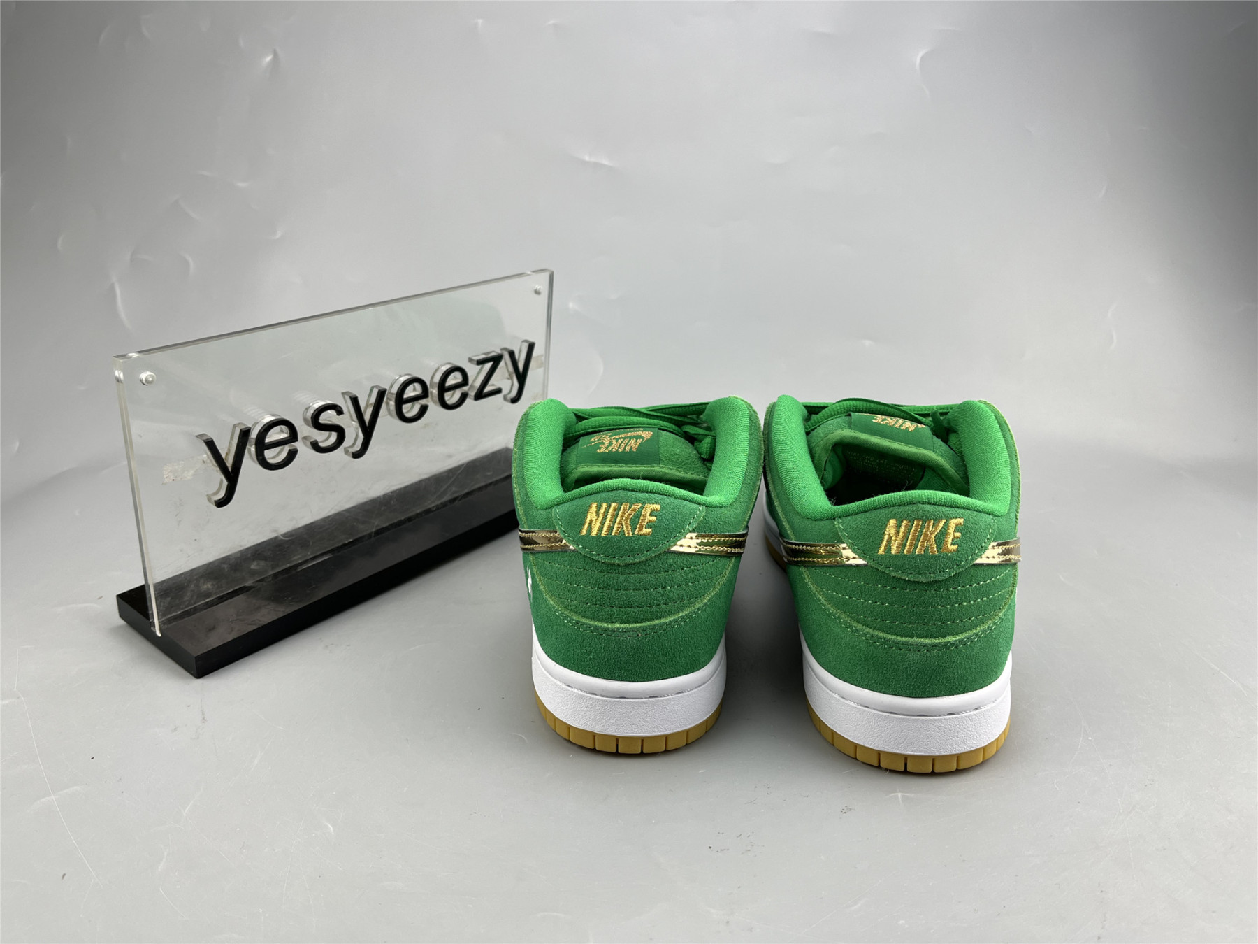 ua nike dunk low sb 