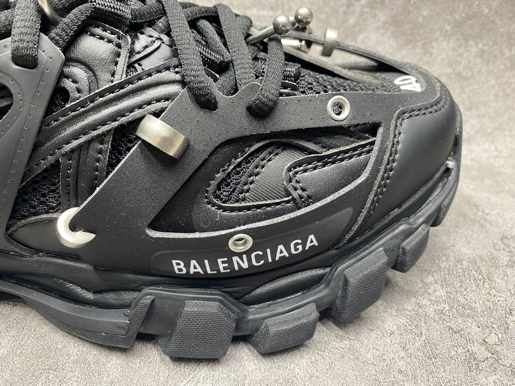 ua Ba1en*iaga track sneaker
