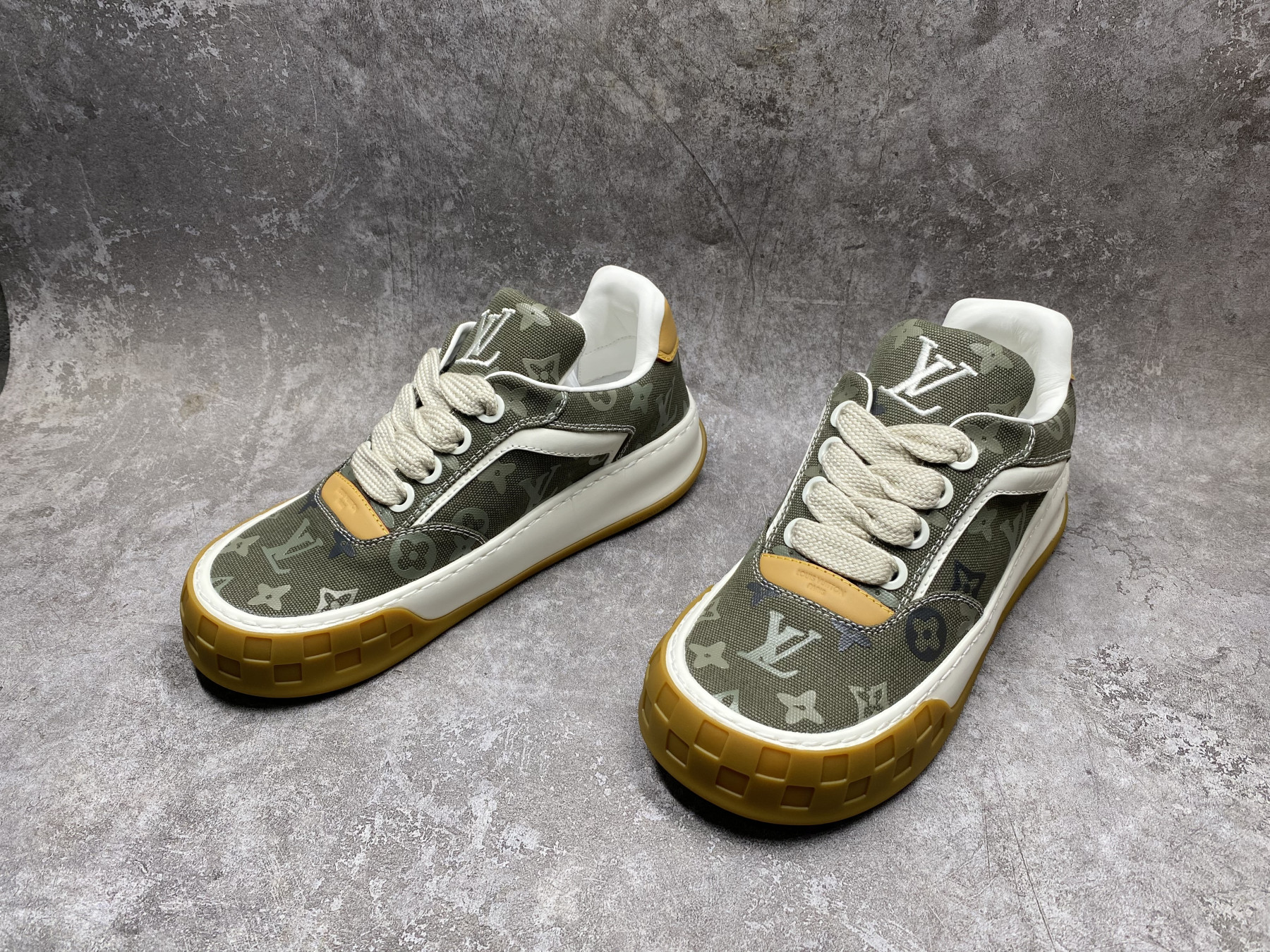 UA LV Tilted Sneaker