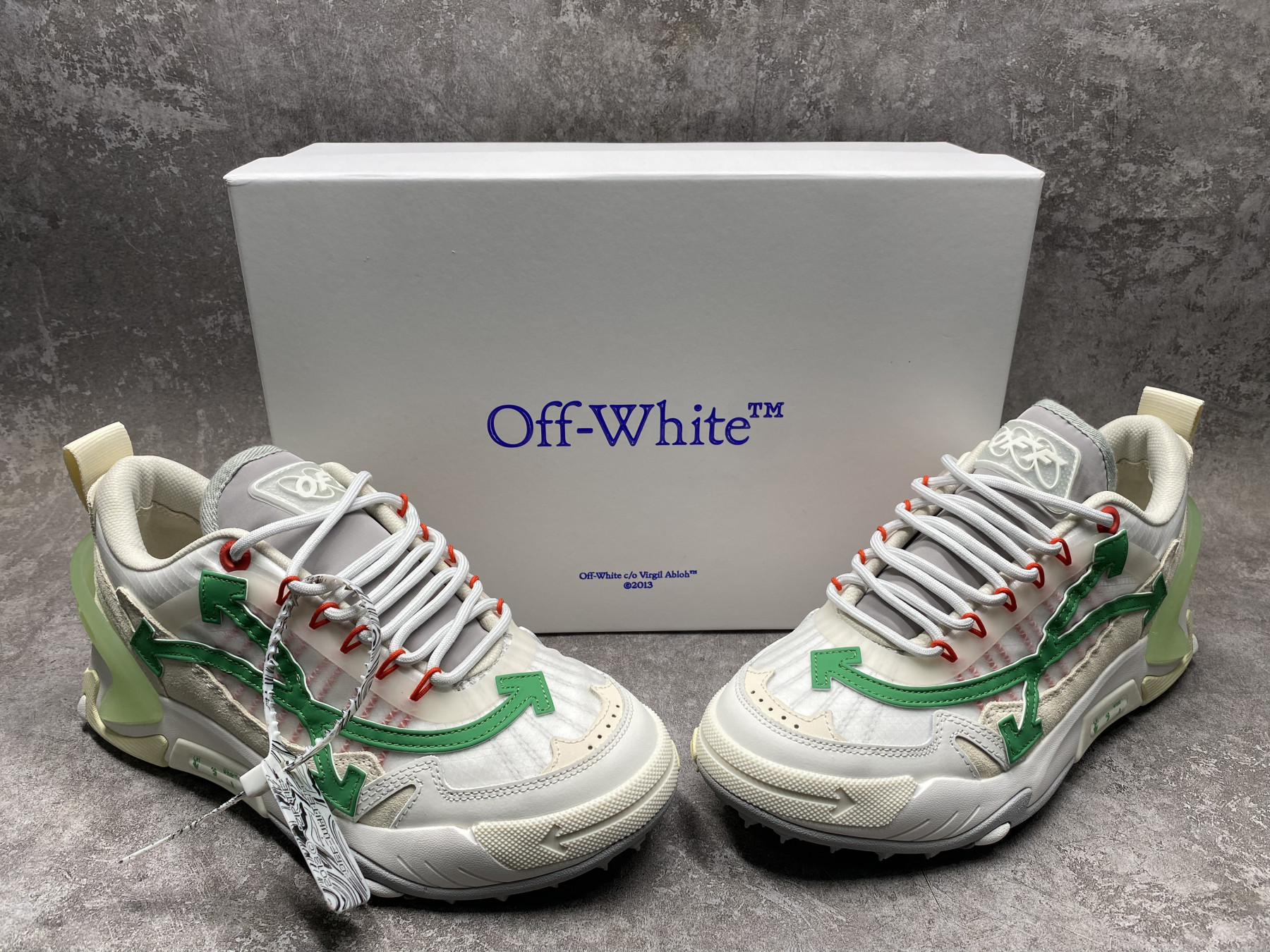 UA Off-White Odsy-2000 Sneaker
