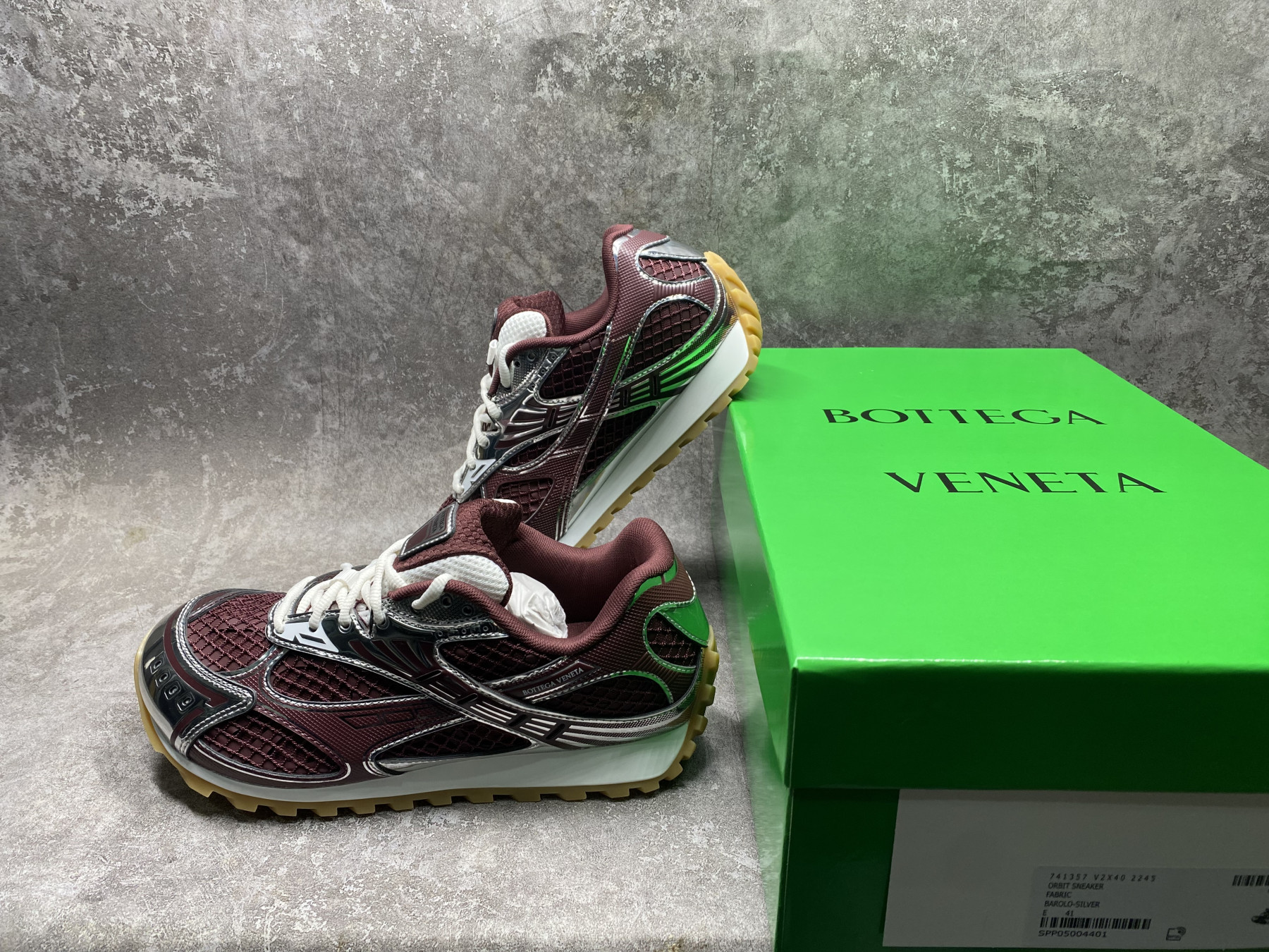 ua b0tt*ga Ven*ta orbit sneaker