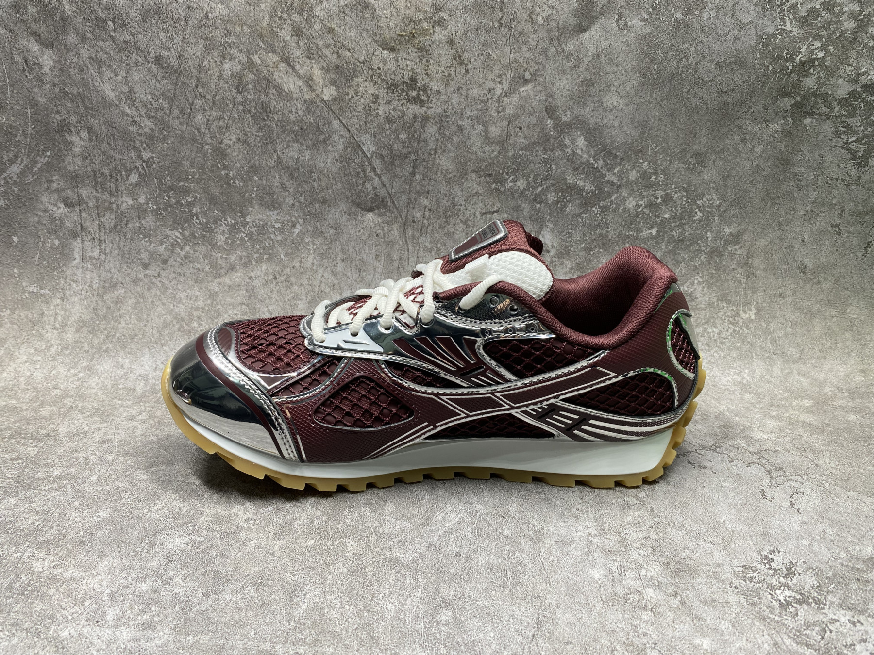ua b0tt*ga Ven*ta orbit sneaker
