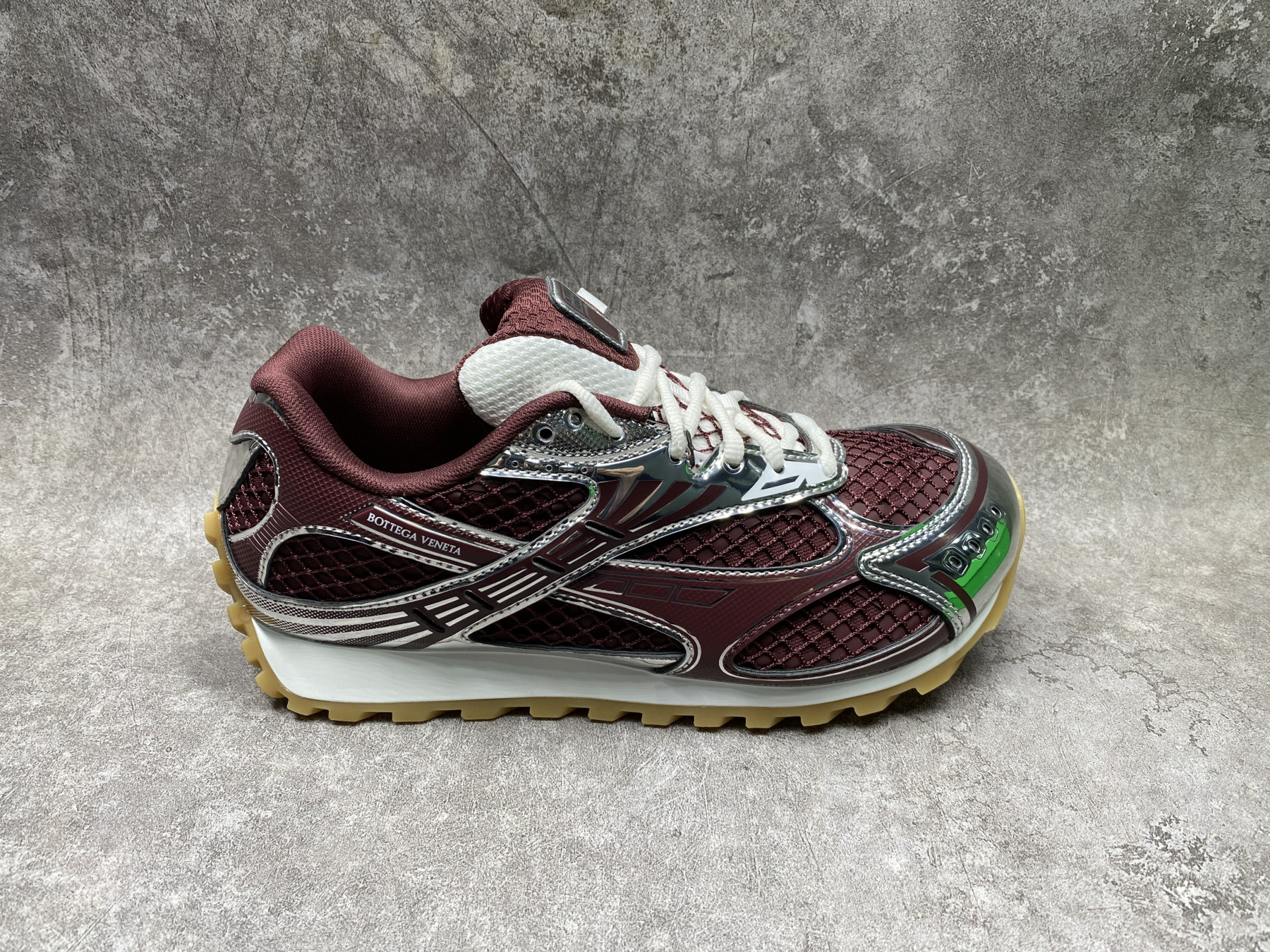 ua b0tt*ga Ven*ta orbit sneaker