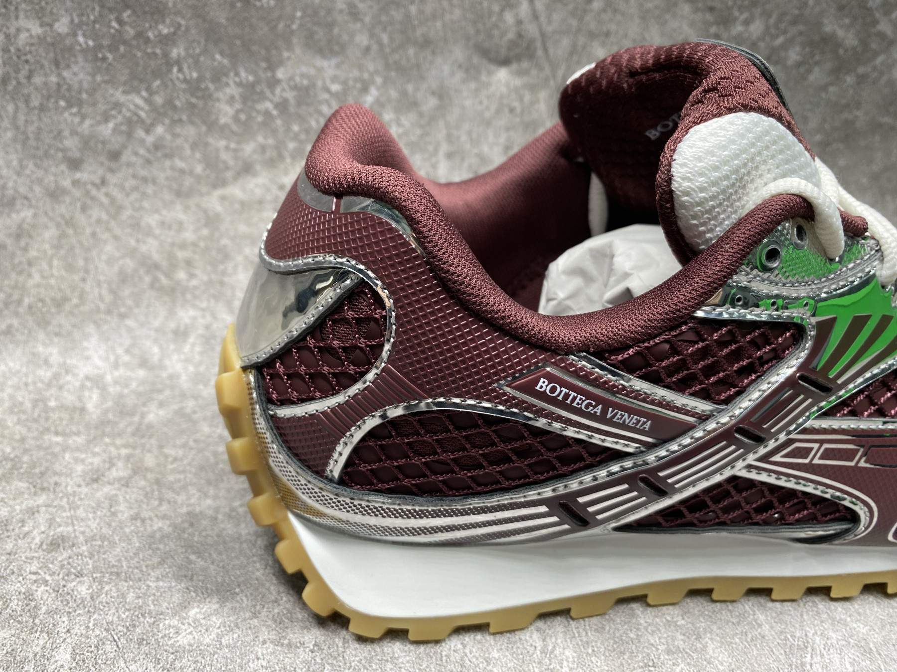 ua b0tt*ga Ven*ta orbit sneaker