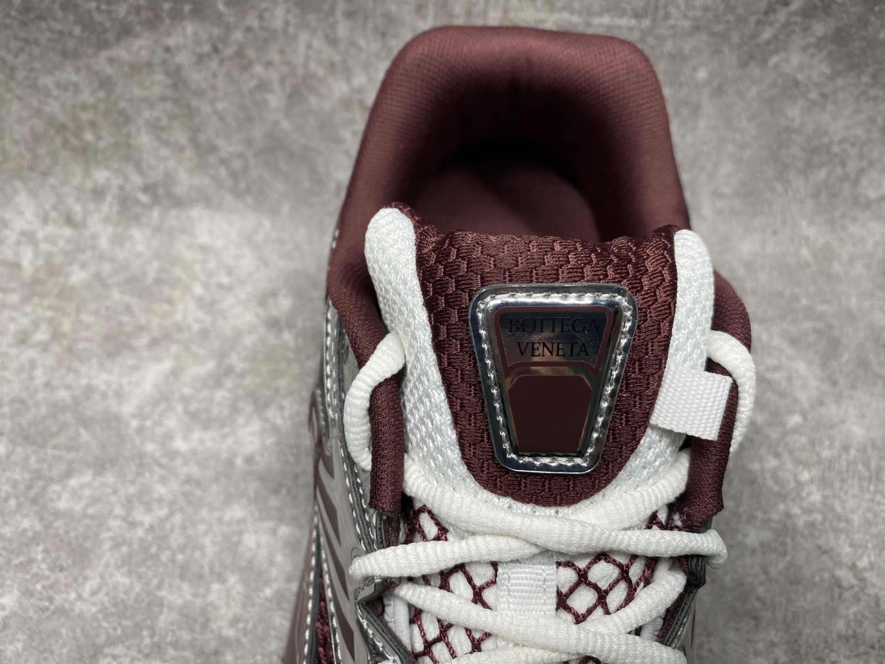 ua b0tt*ga Ven*ta orbit sneaker