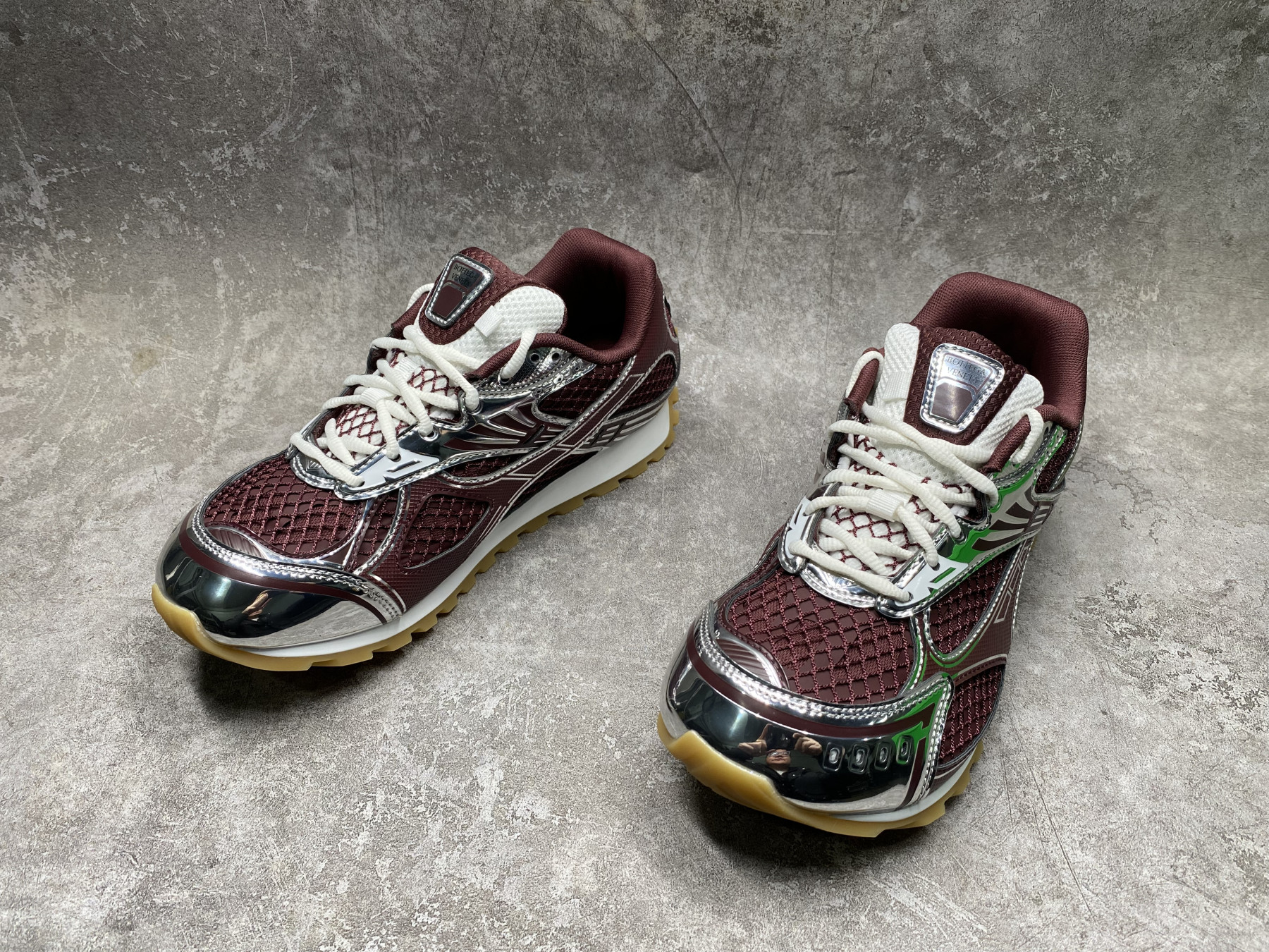 ua b0tt*ga Ven*ta orbit sneaker