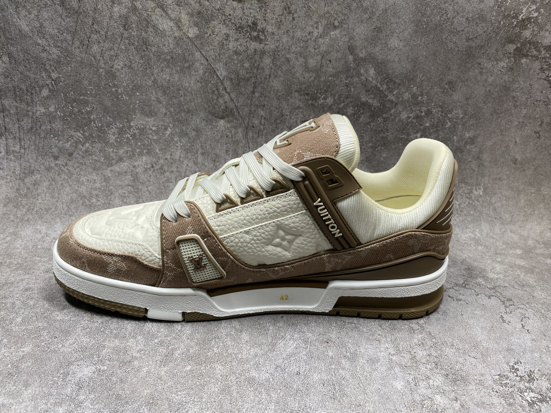 UA LV trainer Sneakers
