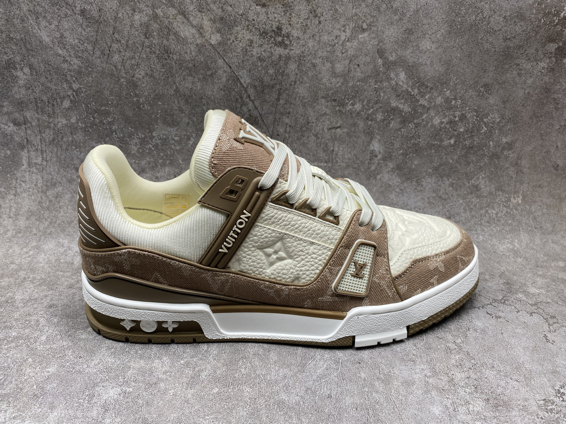 UA LV trainer Sneakers