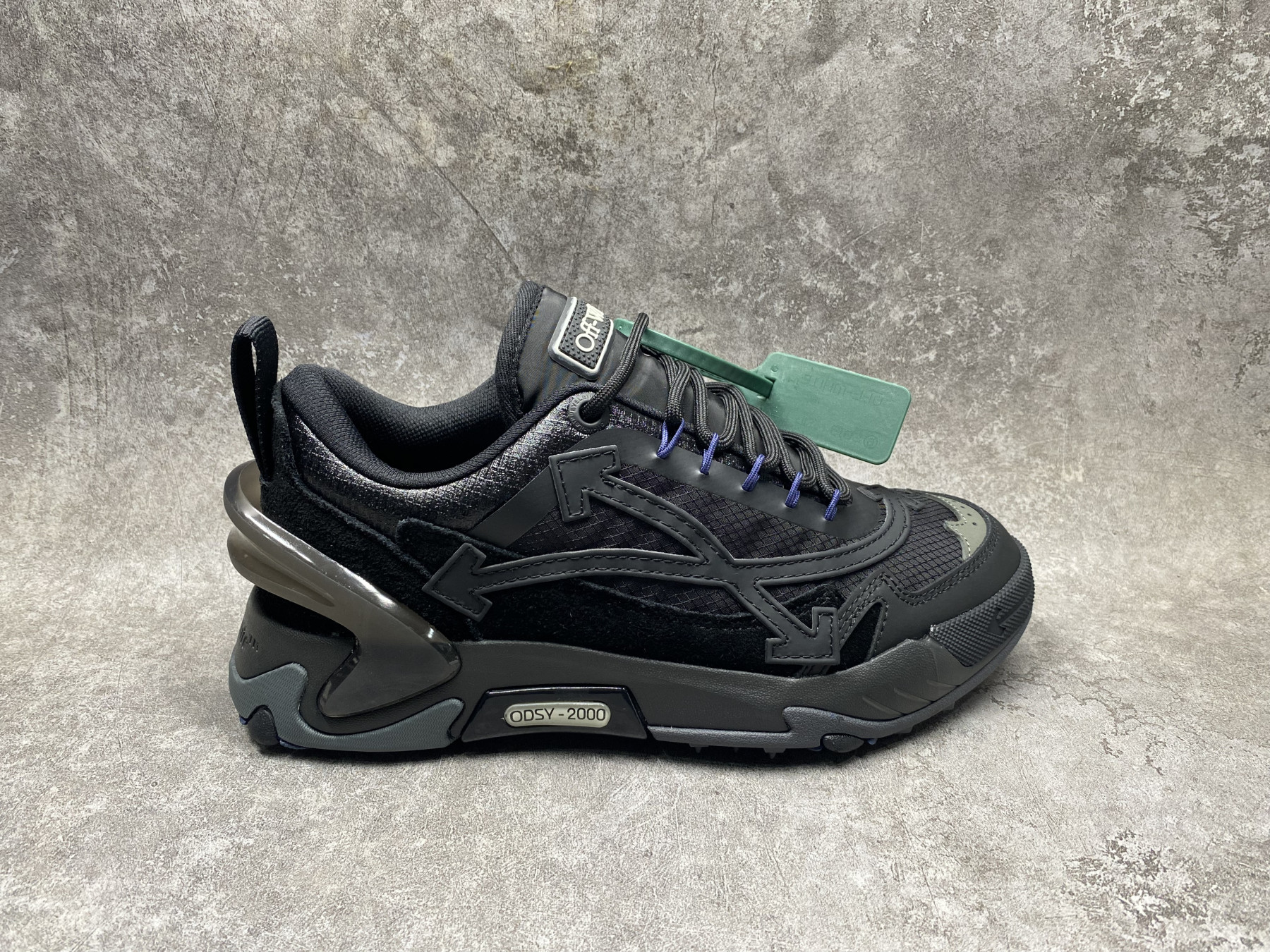 UA Off-White Odsy-2000 Sneaker