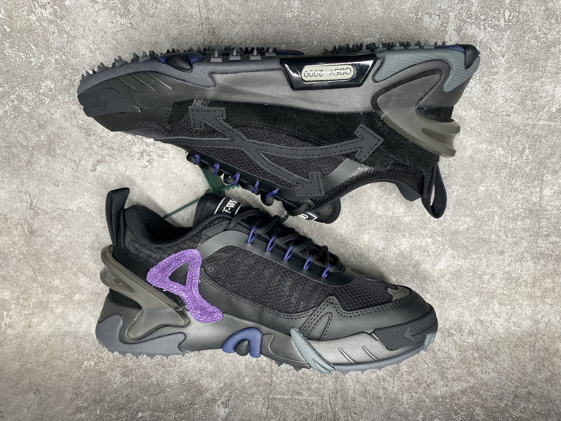 UA Off-White Odsy-2000 Sneaker
