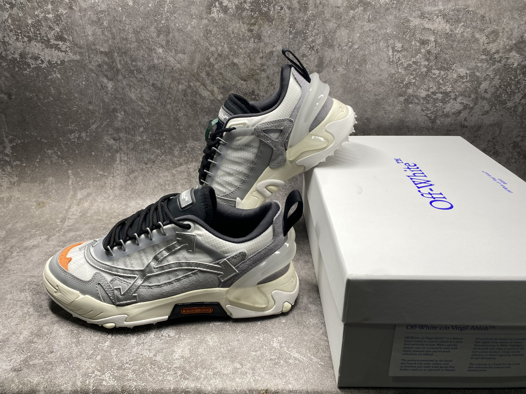 UA Off-White Odsy-2000 Sneaker