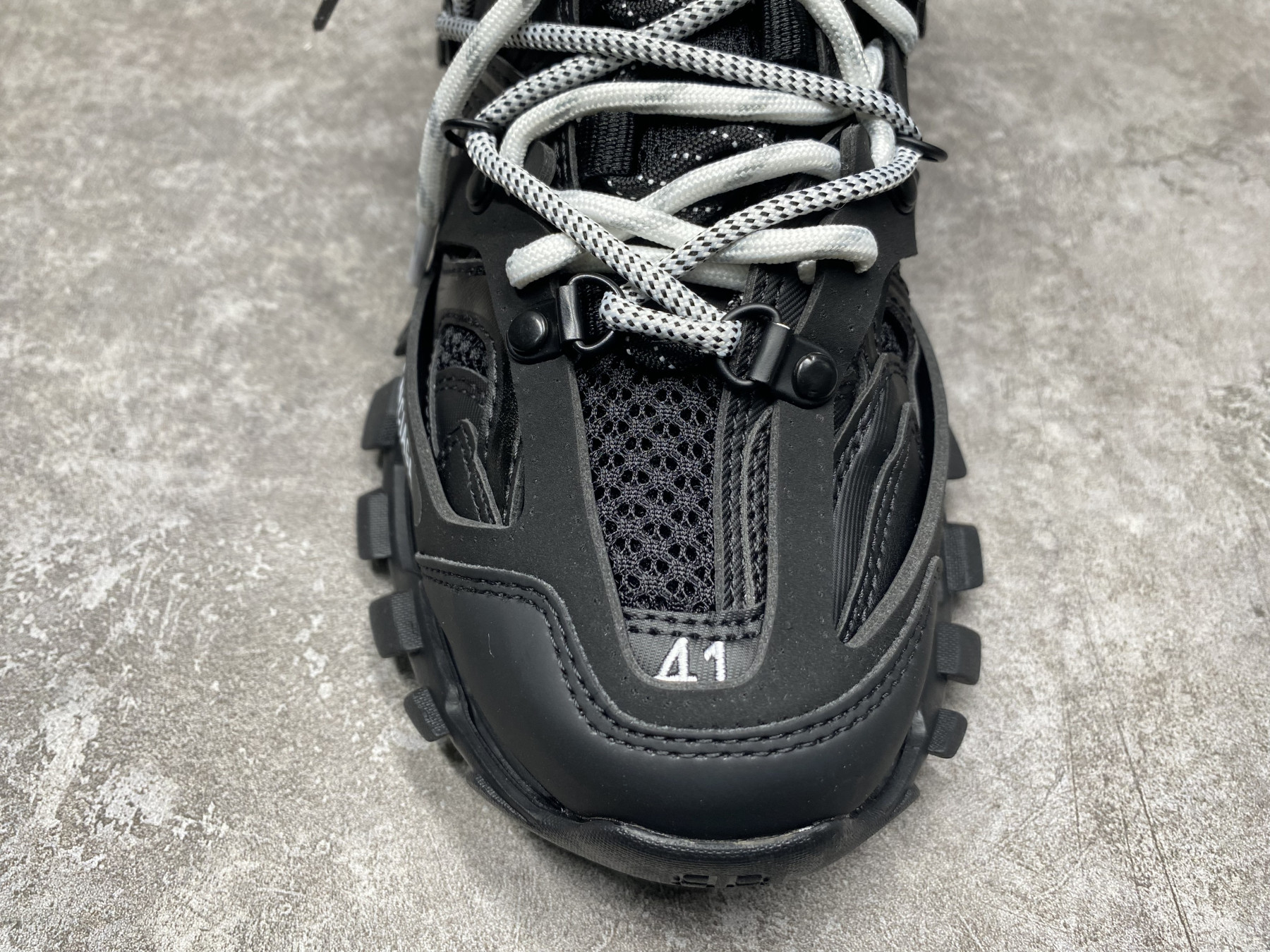 ua Ba1en*iaga track sneaker
