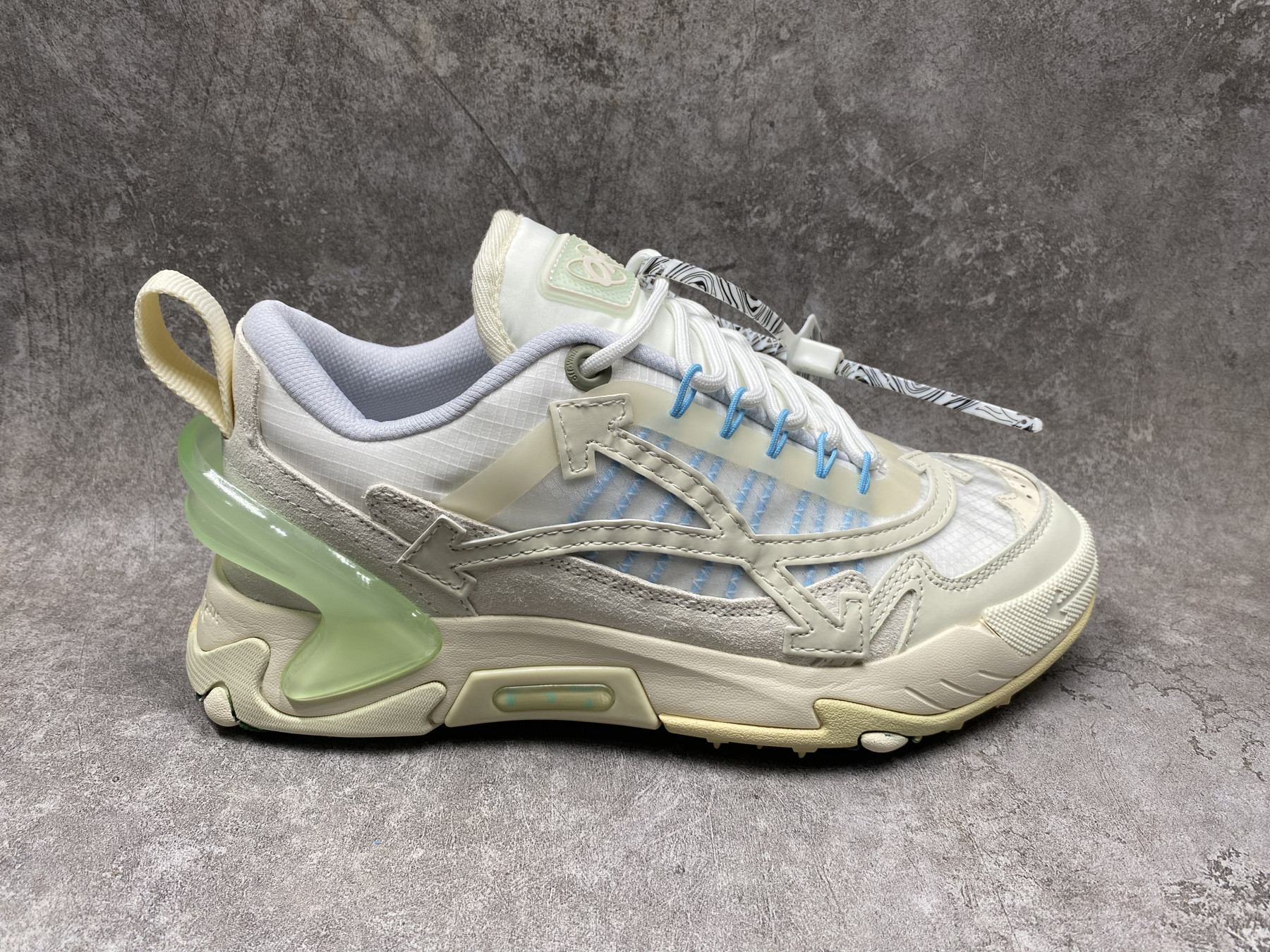UA Off-White Odsy-2000 Sneaker