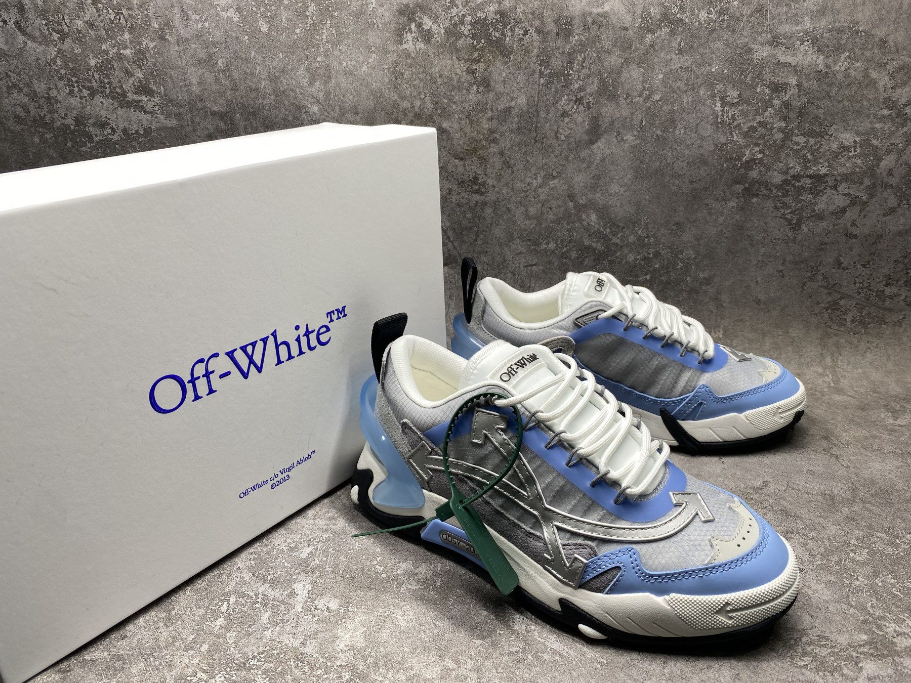 UA Off-White Odsy-2000 Sneaker