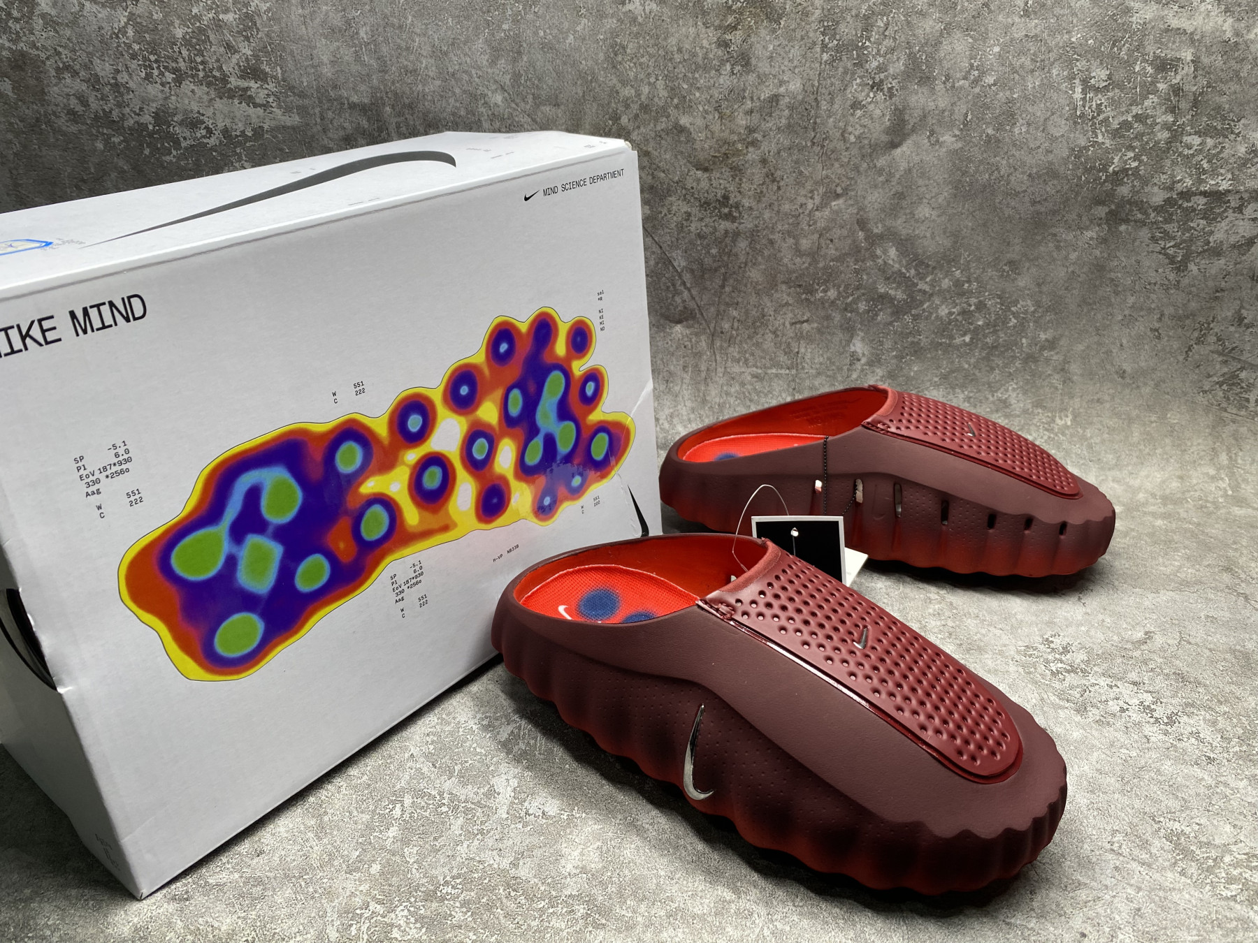 Nike Mind 001 Slide (Runs one size small)