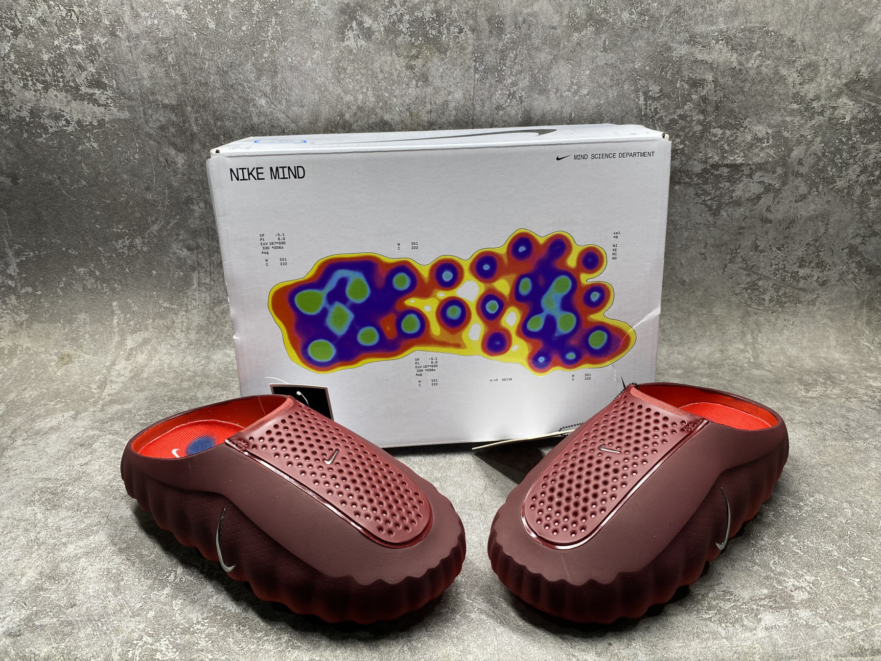 Nike Mind 001 Slide (Runs one size small)