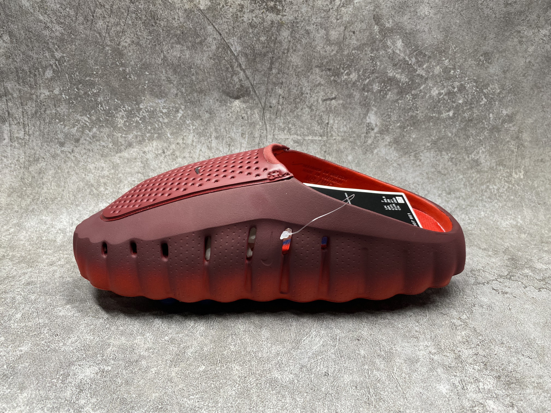 Nike Mind 001 Slide (Runs one size small)