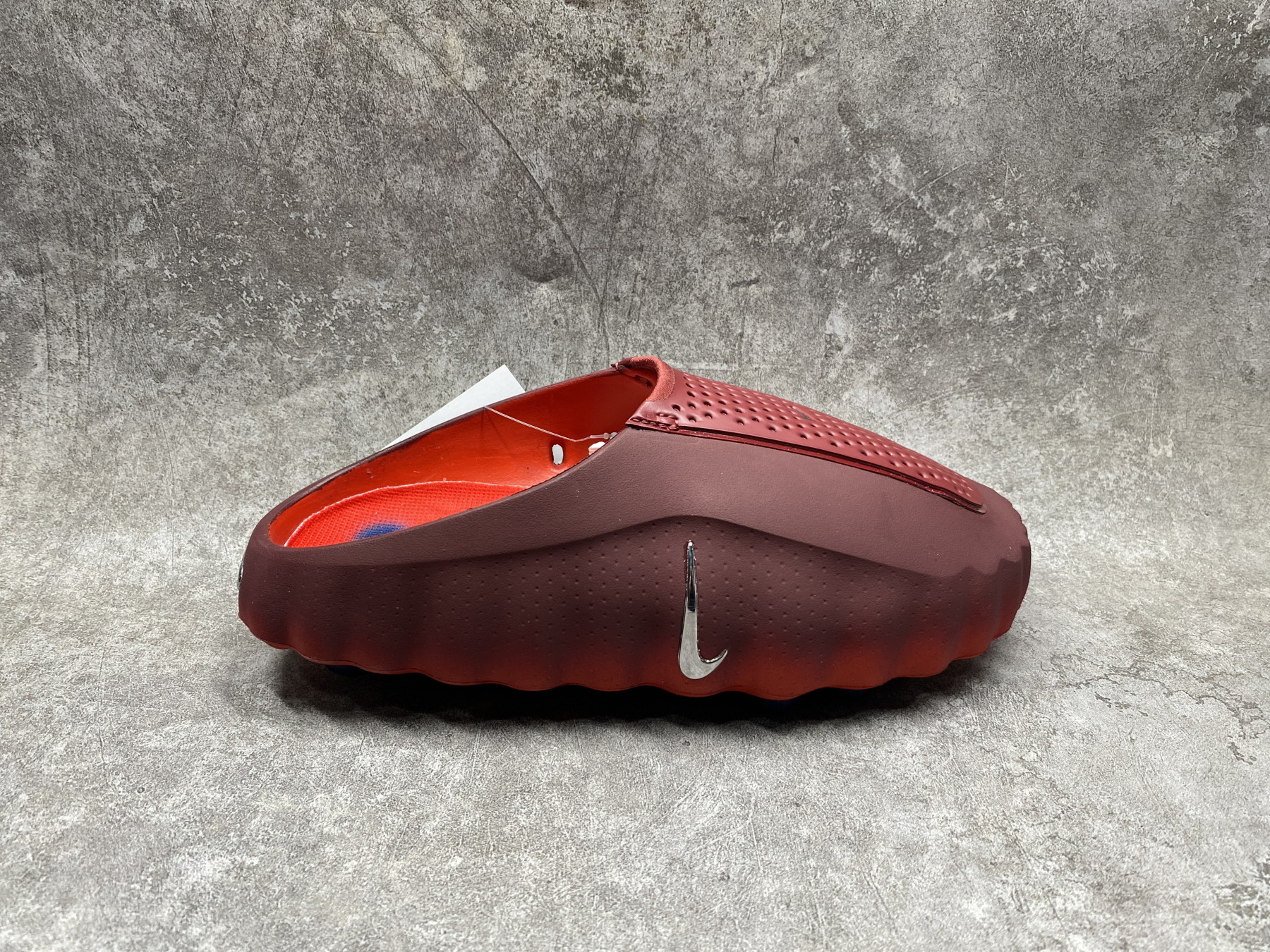 Nike Mind 001 Slide (Runs one size small)
