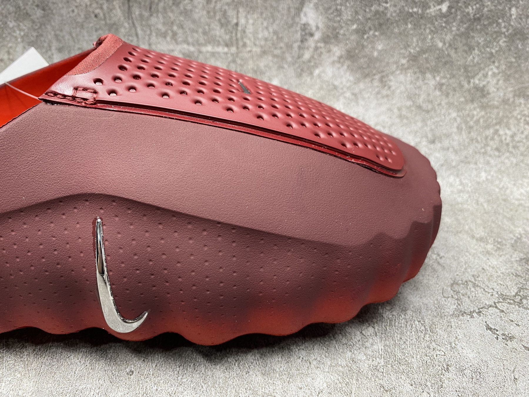 Nike Mind 001 Slide (Runs one size small)