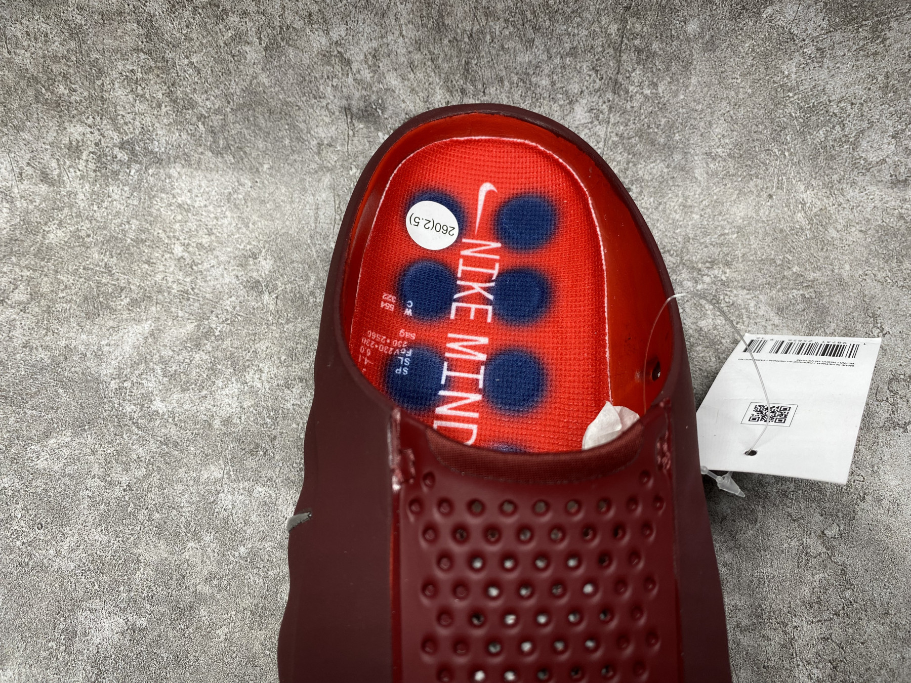 Nike Mind 001 Slide (Runs one size small)