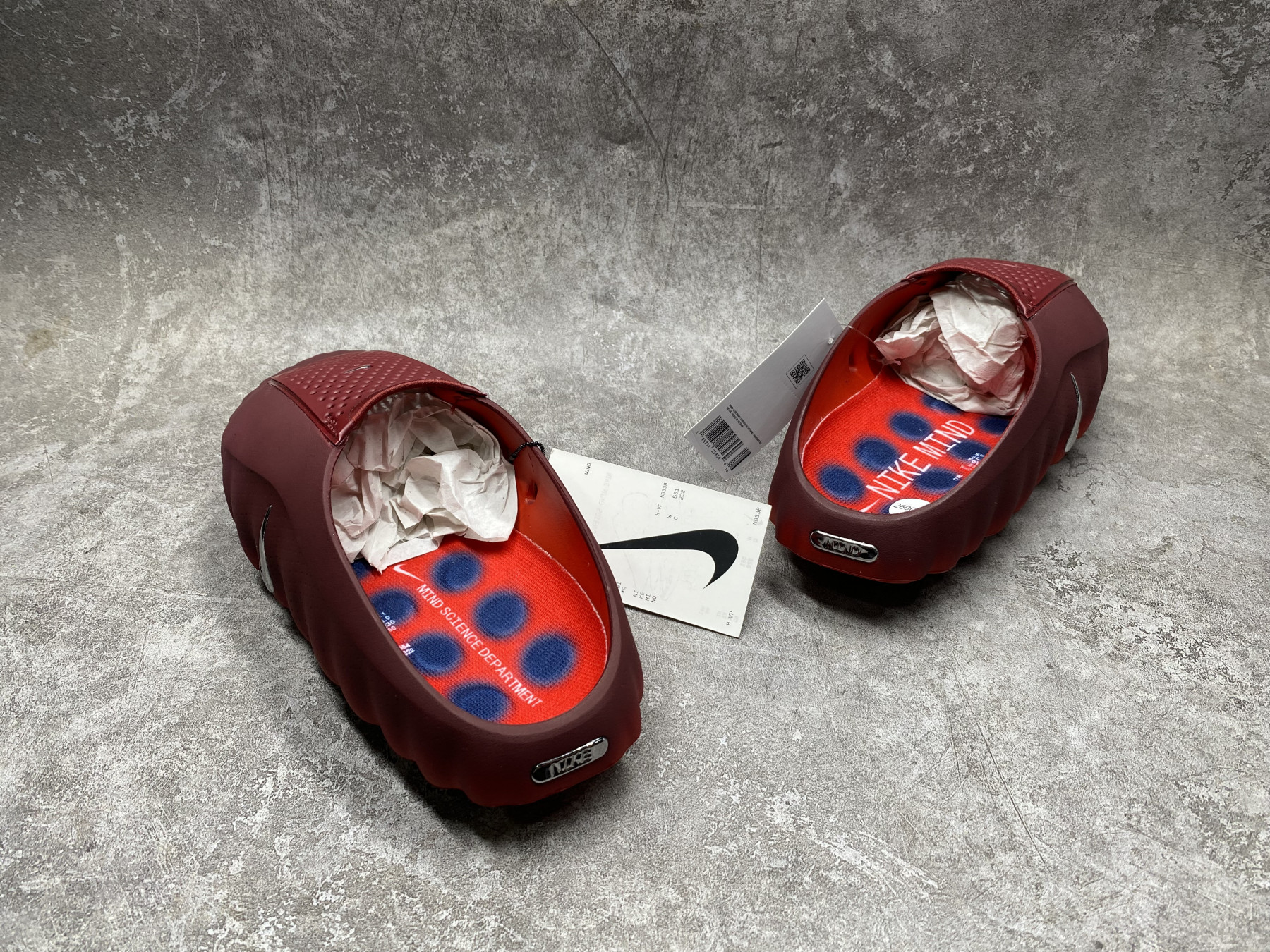 Nike Mind 001 Slide (Runs one size small)