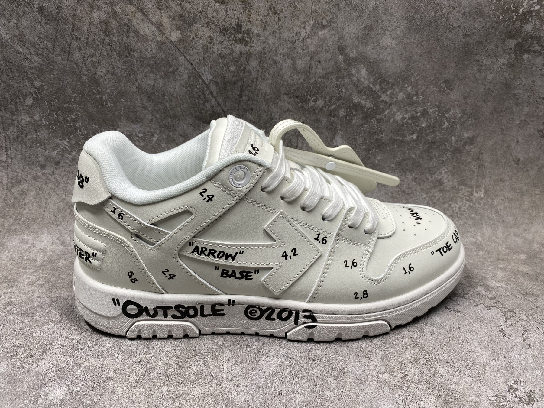 UA OFF-WHITE OUT OF OFFICE LOW
