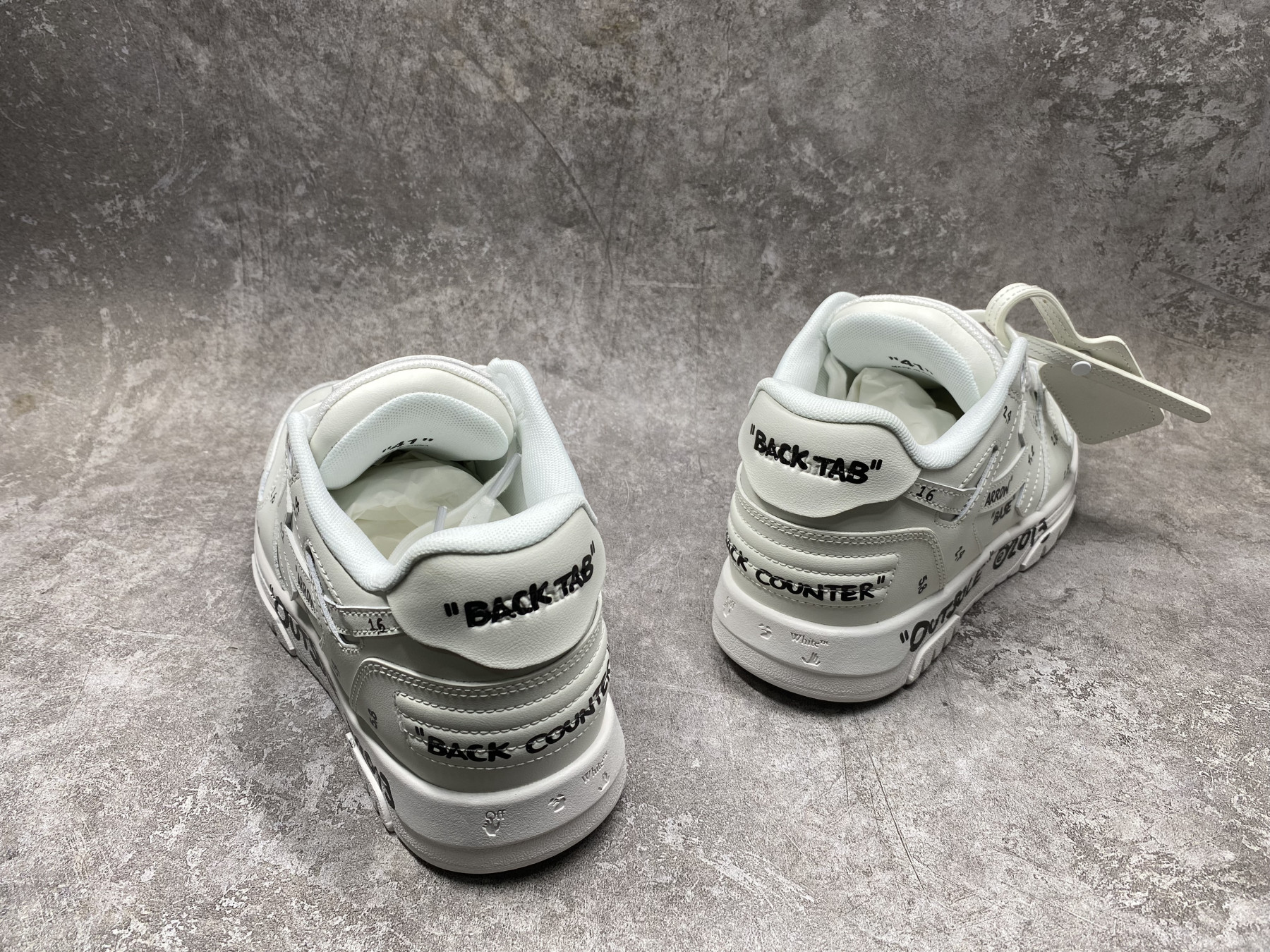 UA OFF-WHITE OUT OF OFFICE LOW