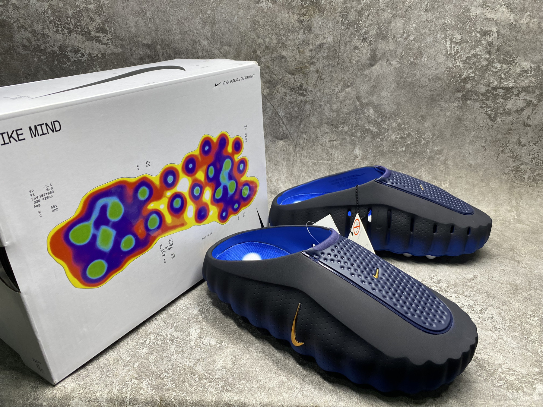 Nike Mind 001 Slide (Runs one size small)