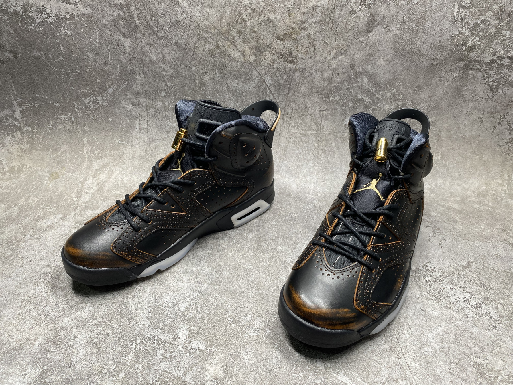 UA AIR JORDAN 6 Retro