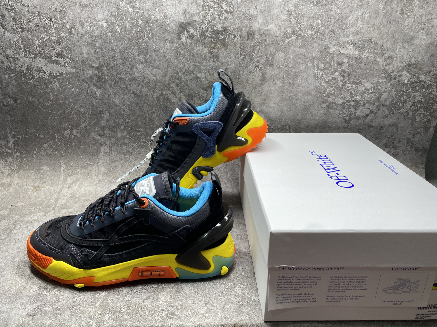 UA Off-White Odsy-2000 Sneaker