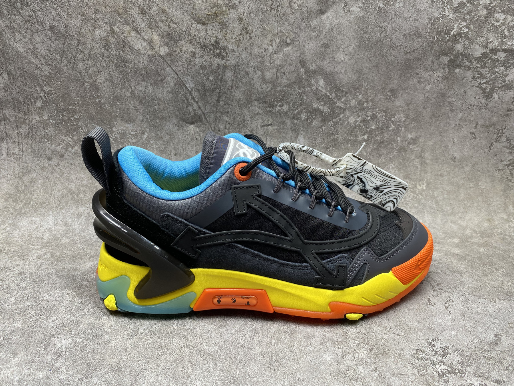 UA Off-White Odsy-2000 Sneaker