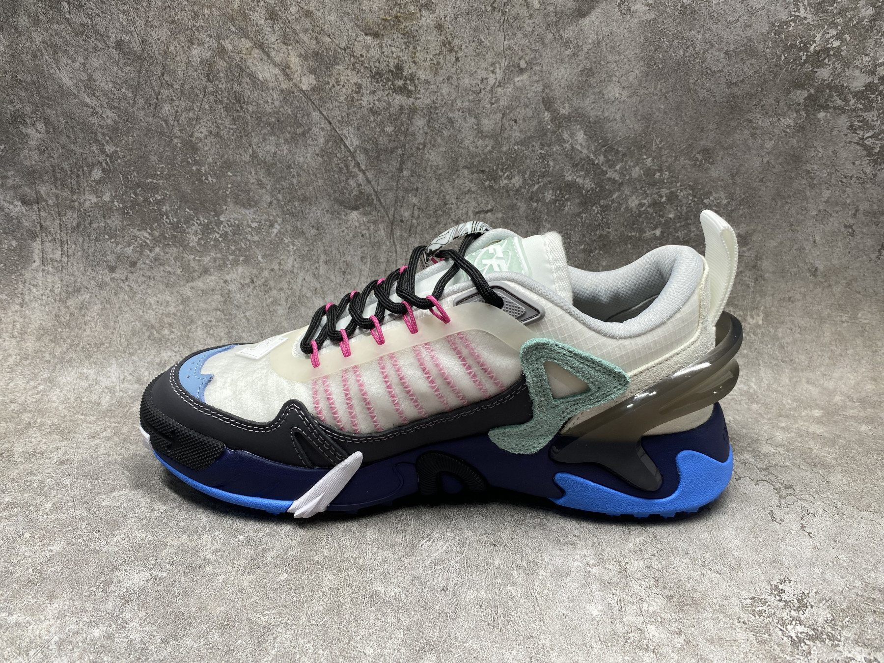 UA Off-White Odsy-2000 Sneaker