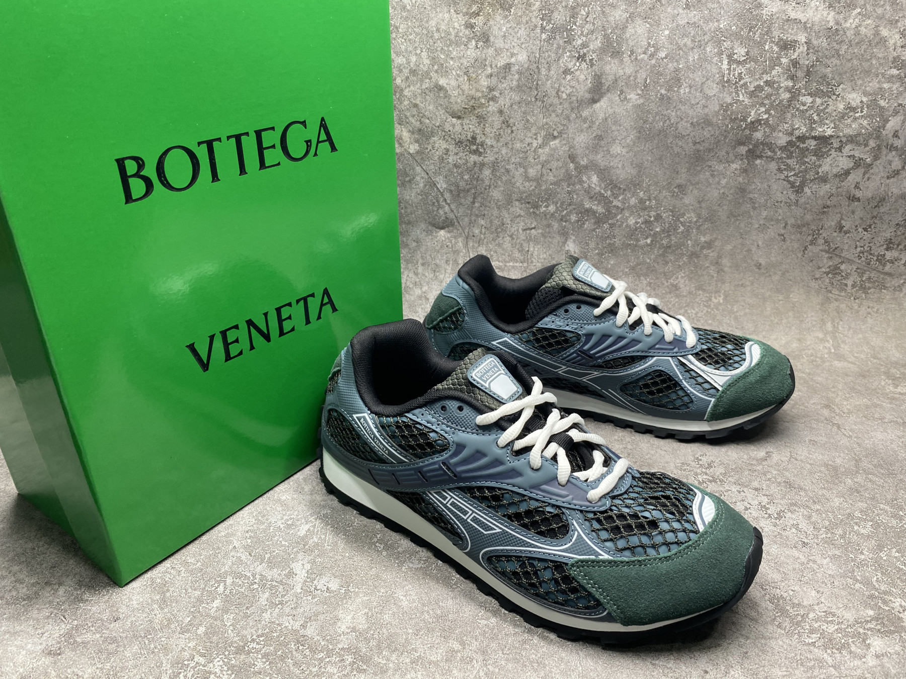 ua b0tt*ga Ven*ta orbit sneaker