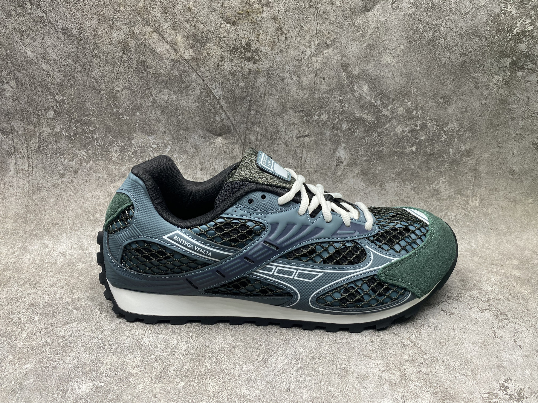 ua b0tt*ga Ven*ta orbit sneaker