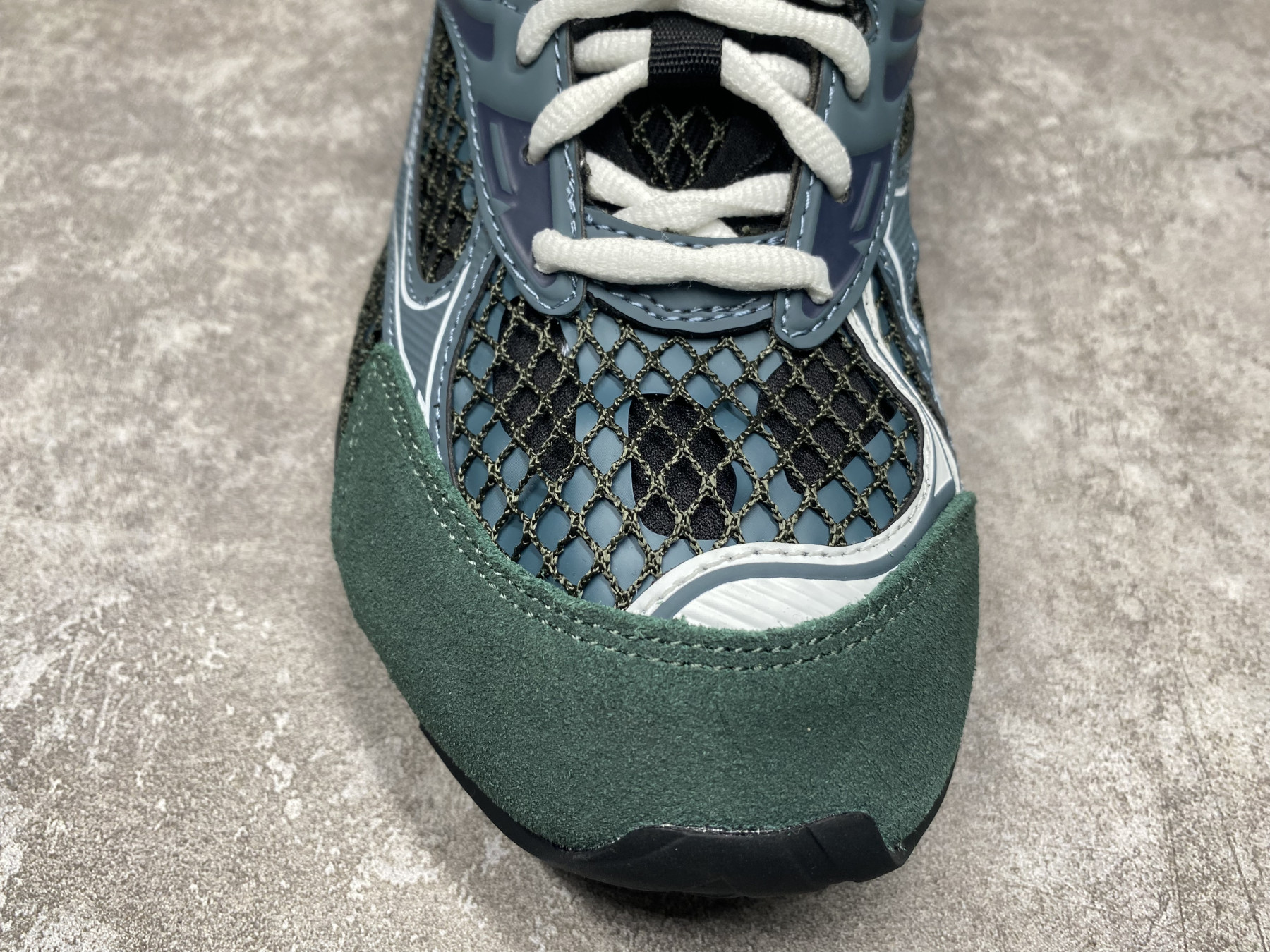 ua b0tt*ga Ven*ta orbit sneaker