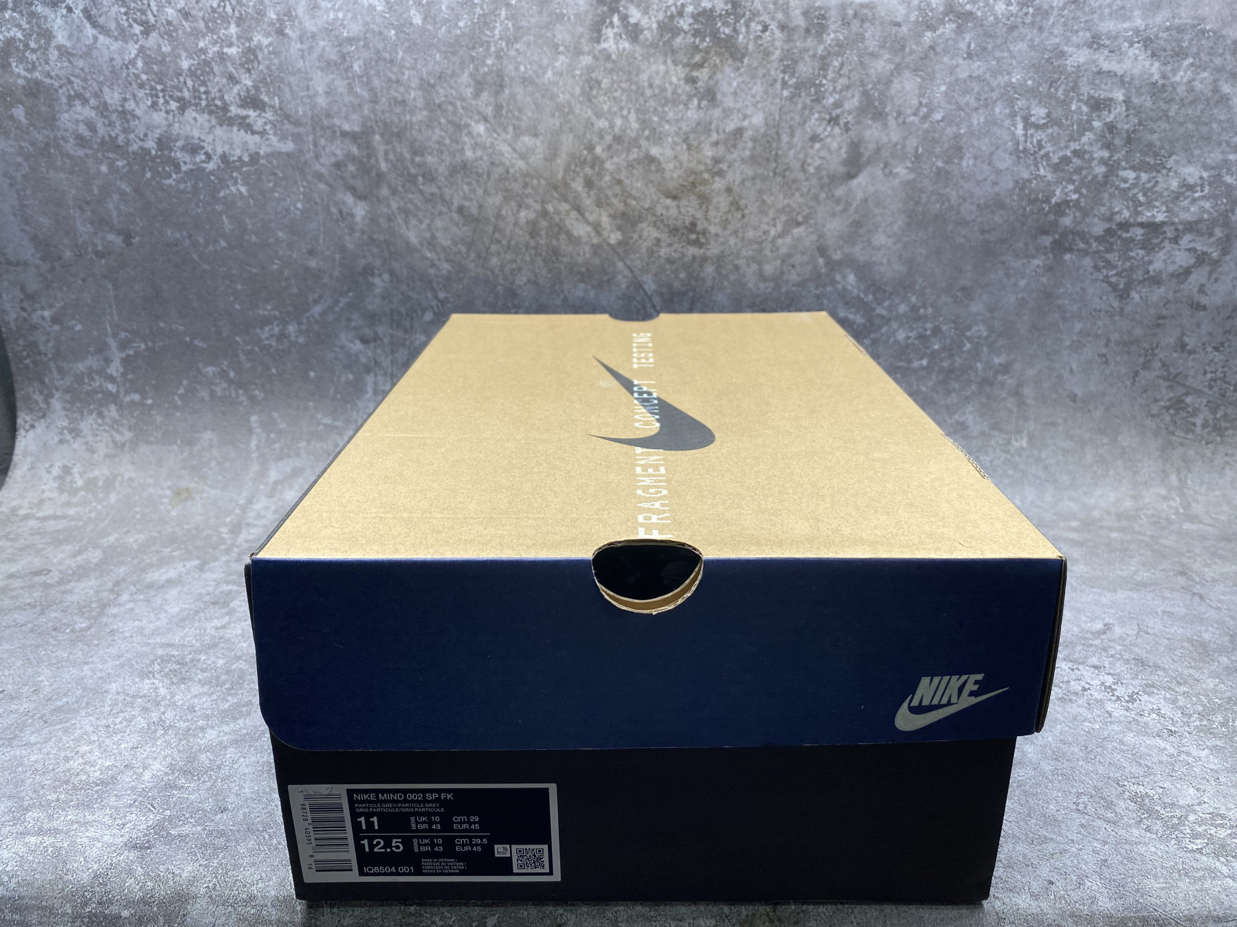 UA Nike Mind 002 Flyknit
