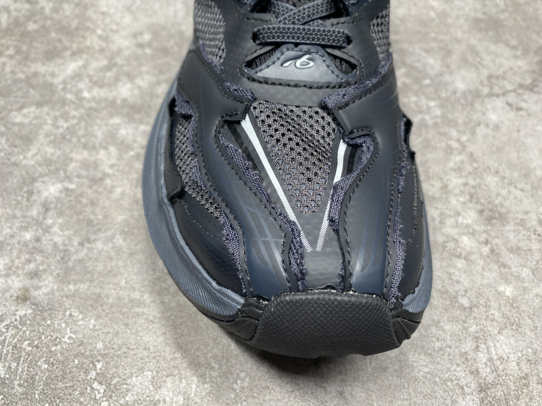 ua Ba1en*iaga jet sneakers(run one size large)