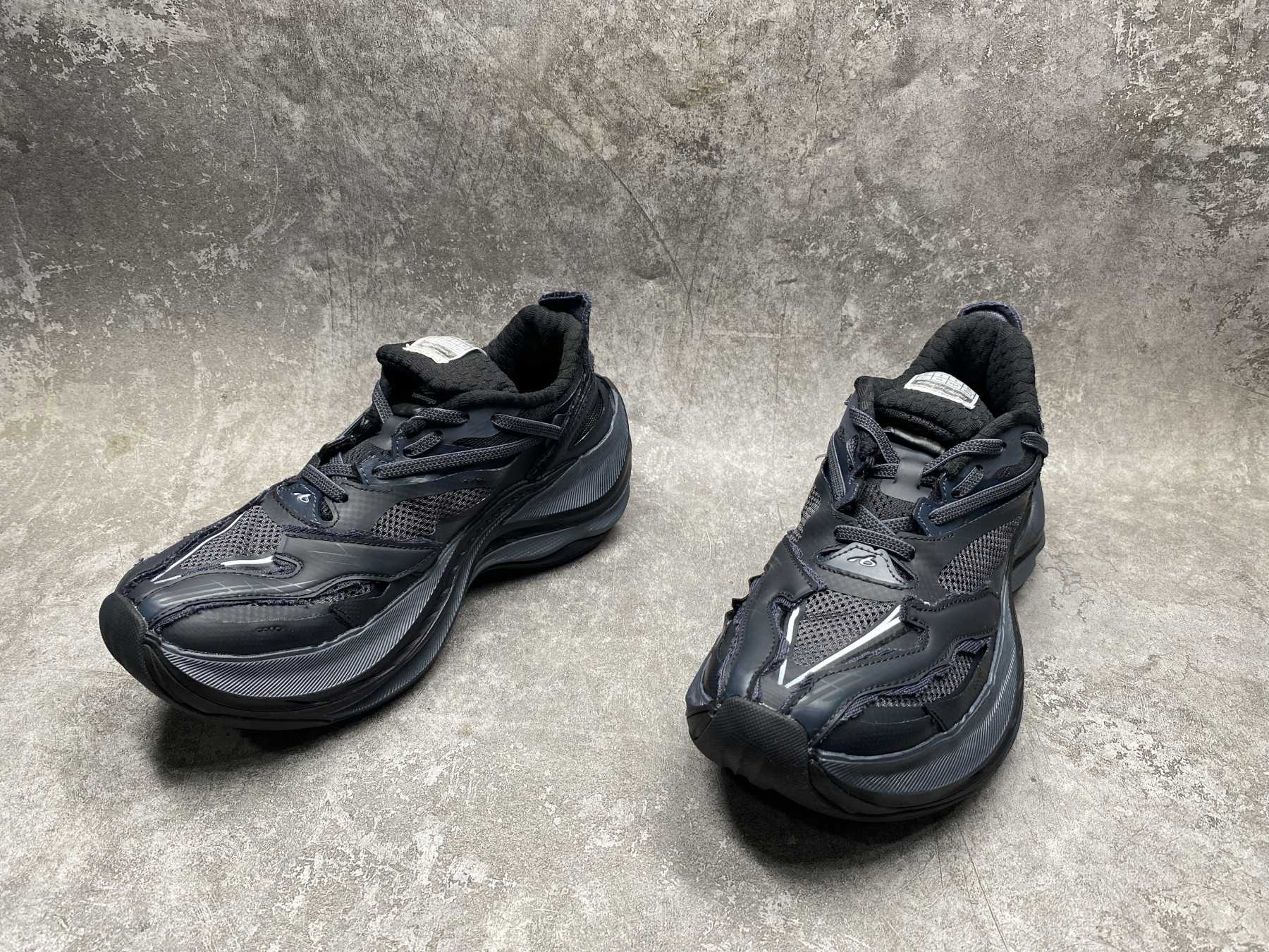ua Ba1en*iaga jet sneakers(run one size large)