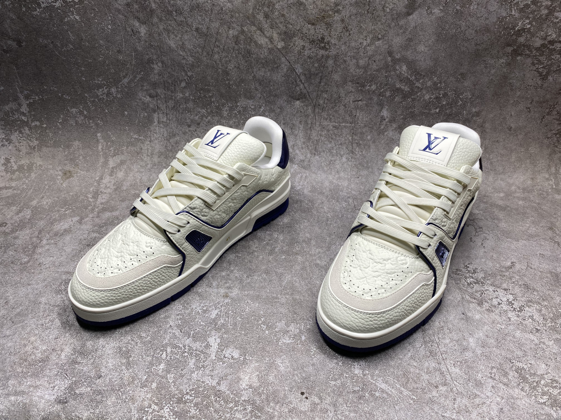 UA LV trainer Sneakers