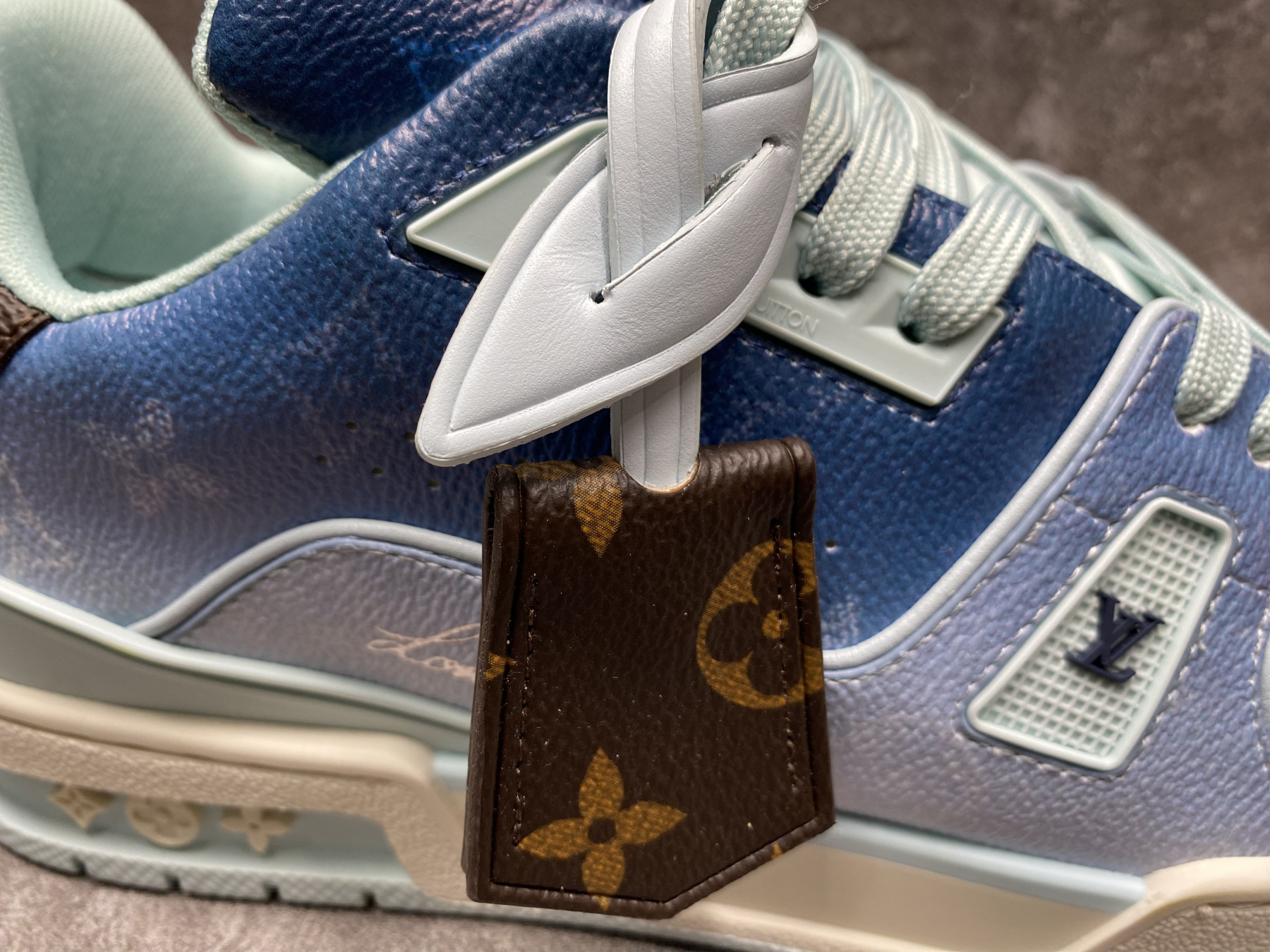 UA LV trainer Sneakers
