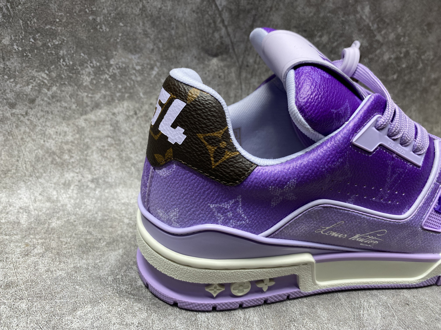 UA LV trainer Sneakers