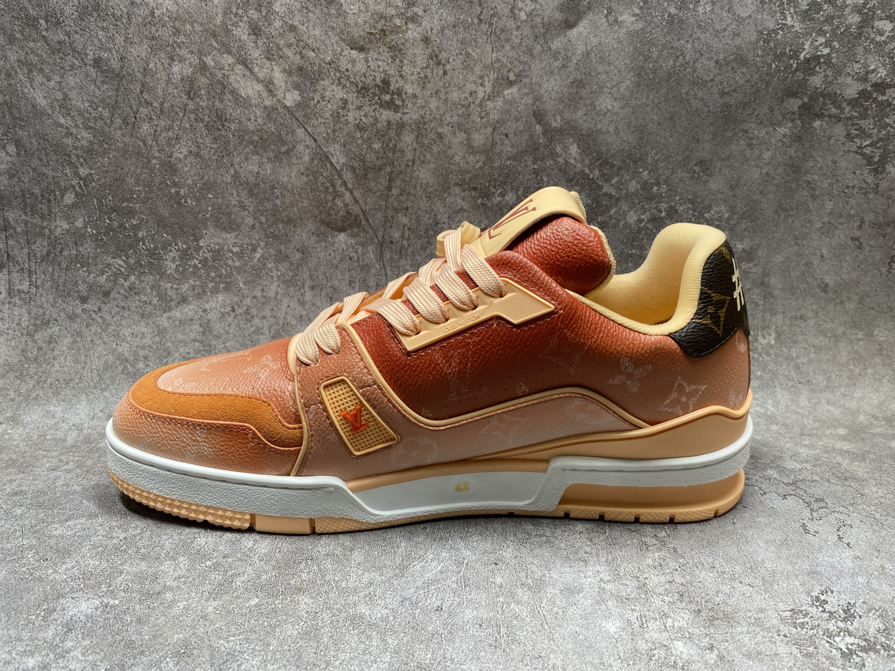 UA LV trainer Sneakers