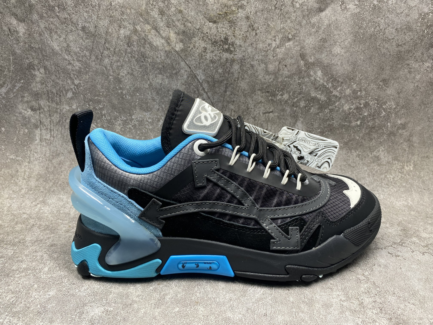 UA Off-White Odsy-2000 Sneaker