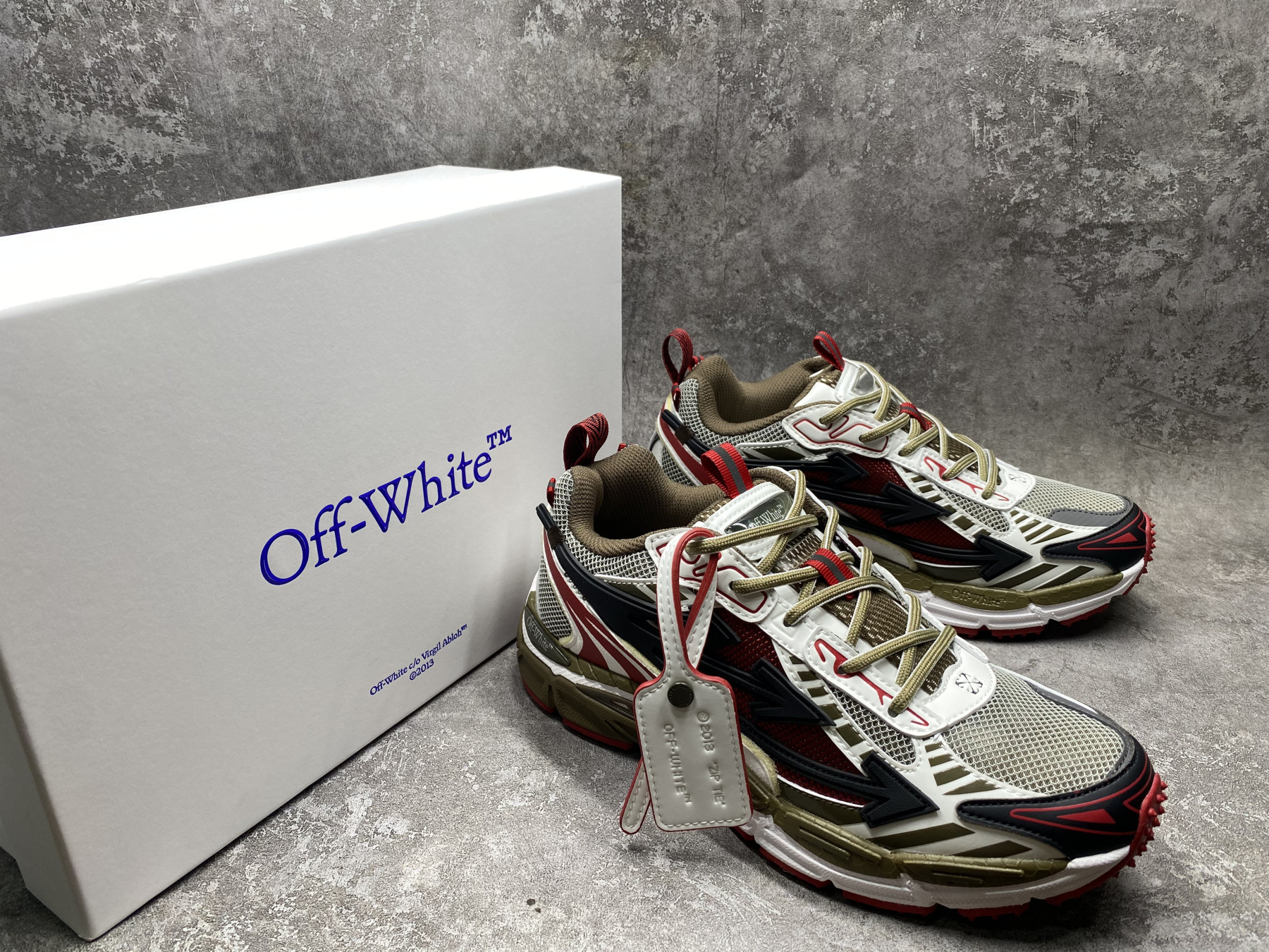 UA Off-White "BE RIGHT BACK"