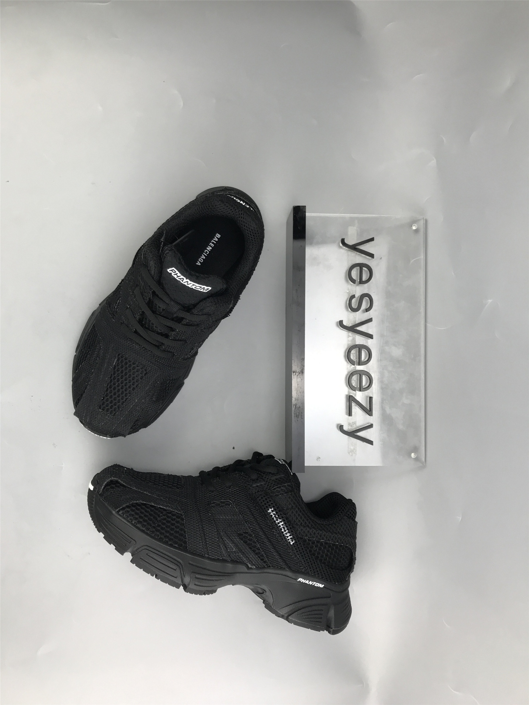 ua phanT0m sneaker black