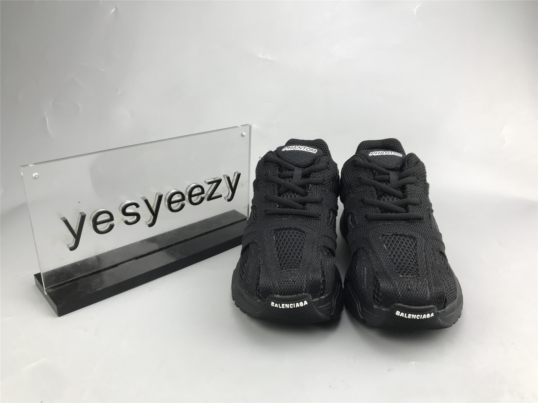 ua phanT0m sneaker black