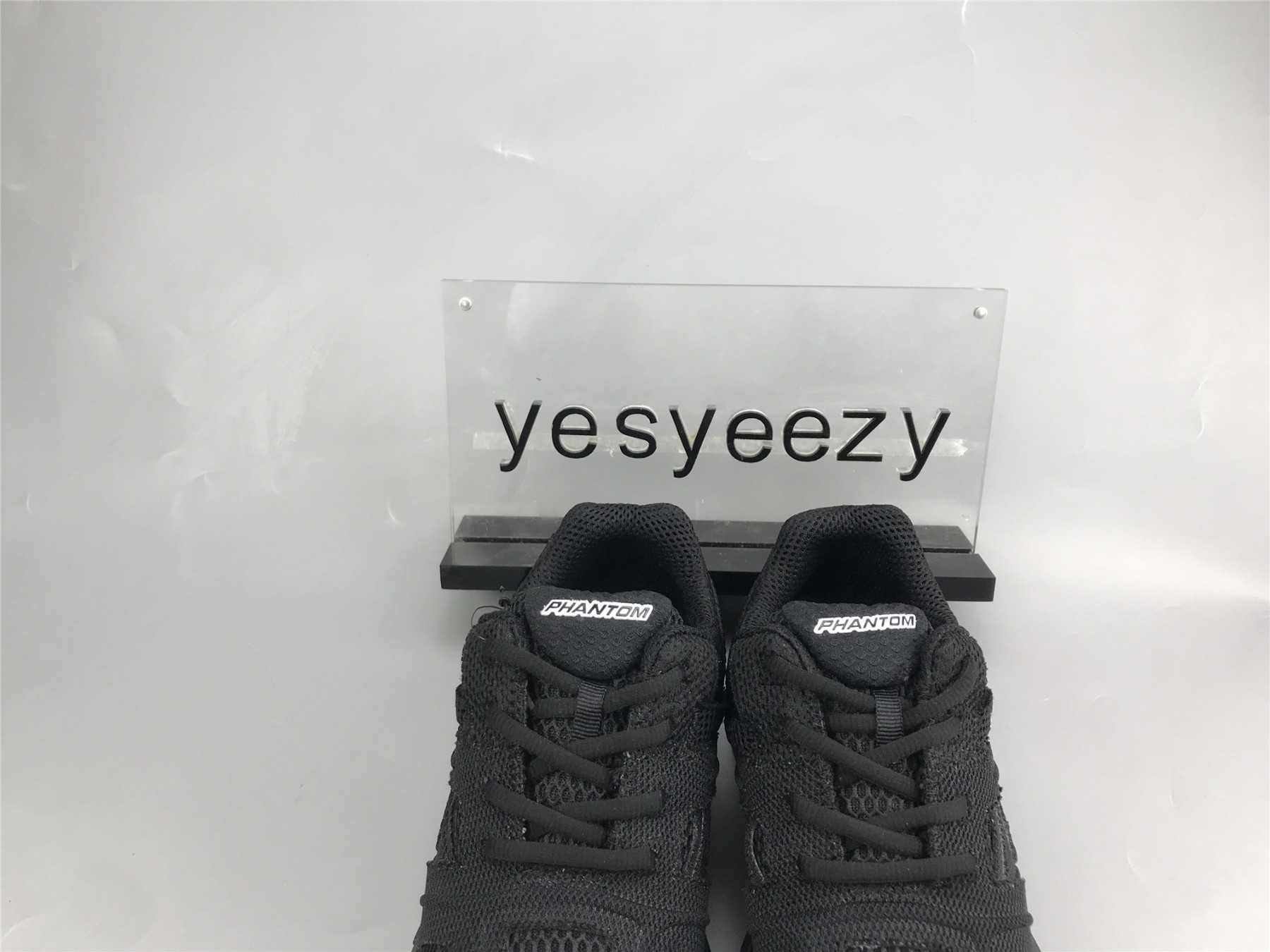 ua phanT0m sneaker black