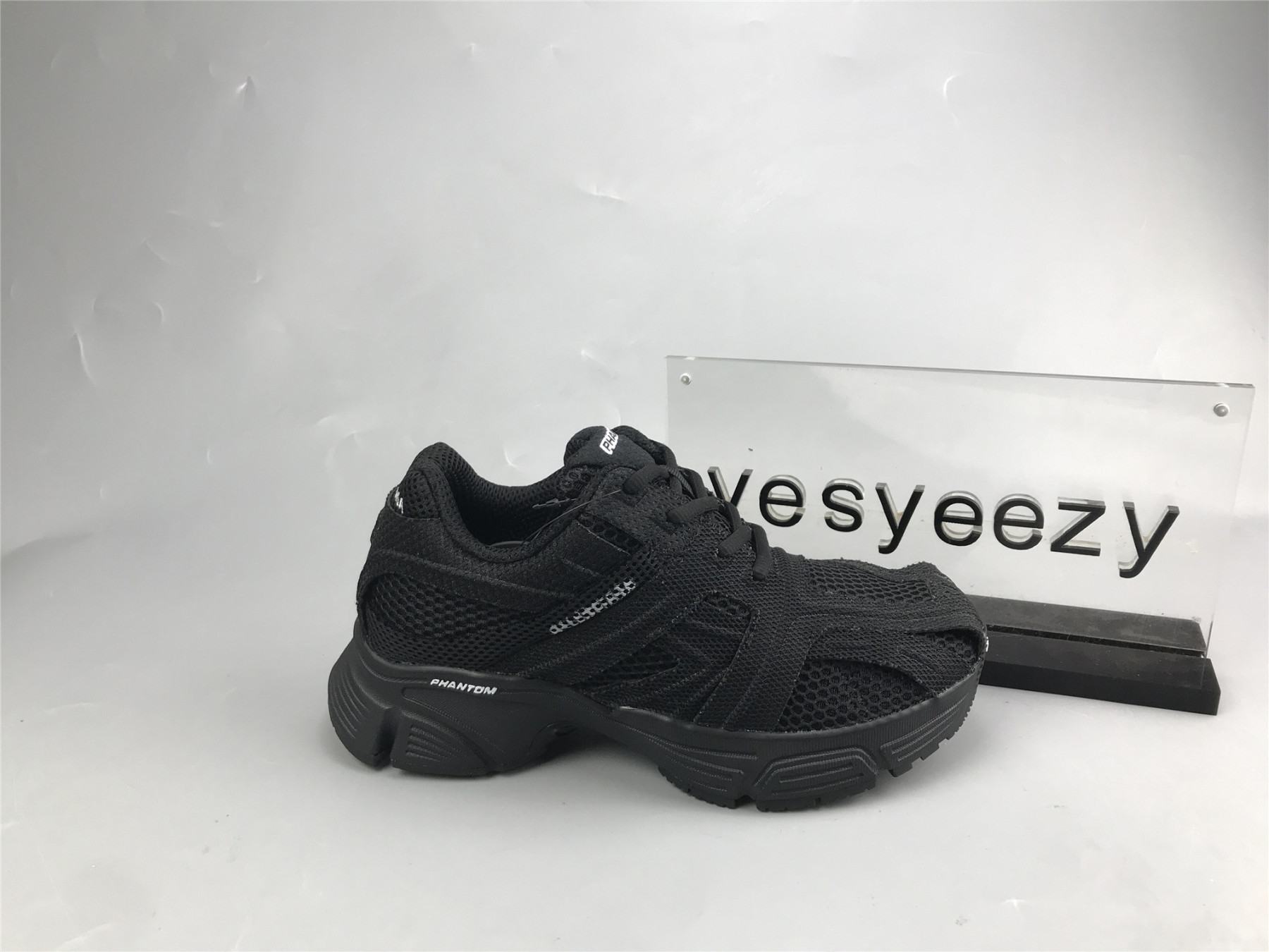 ua phanT0m sneaker black